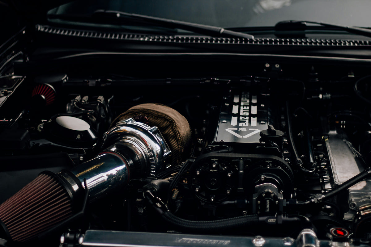 2JZ engine bay showing engine and supporting hardware